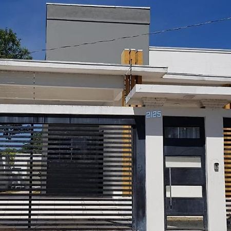 Casa Ampla E Confortavel Proximo Ao Centro 코룸바 외부 사진